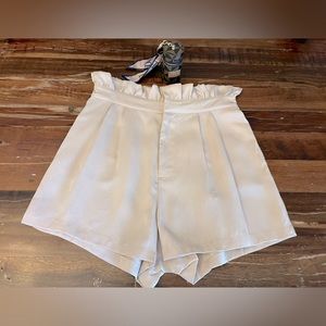 NWT Cupcakes & Cashmere high rise pockets lyocell beige shorts